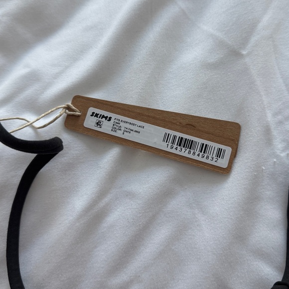 Skims Fits Everybody lace tank - Picture 3 of 3